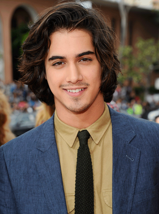 Liz Gillies and Avan Jogia Chat Victorious