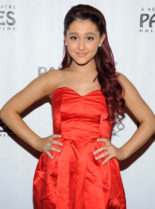 And if we had to pick one VDay queen we'd have to pick miss Ariana Grande