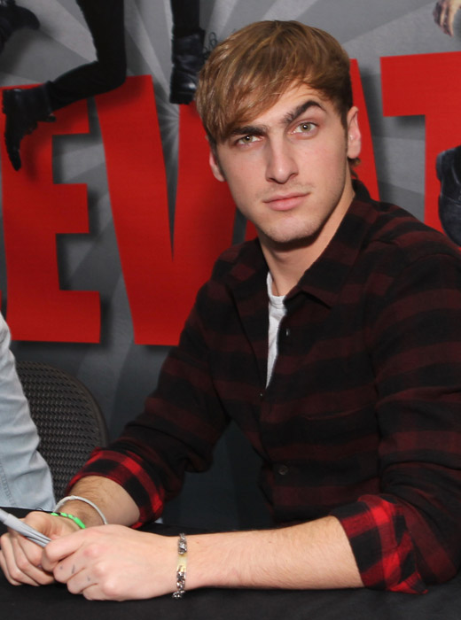 Kendall Schmidt Helps His Brother Audition Post, Read Comments