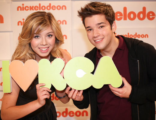 Jennette McCurdy and Nathan Kress taking over the stage as MCs for the