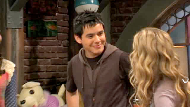 Extra Scoop: iCarly: 